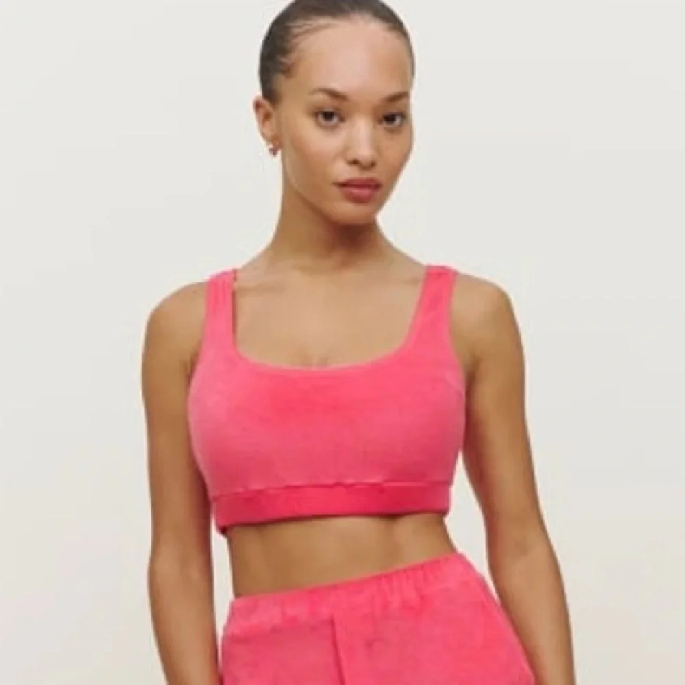 Reformation Sequoia Scoop Front Athletic Sports Bra in Snapdragon Pink Size XS